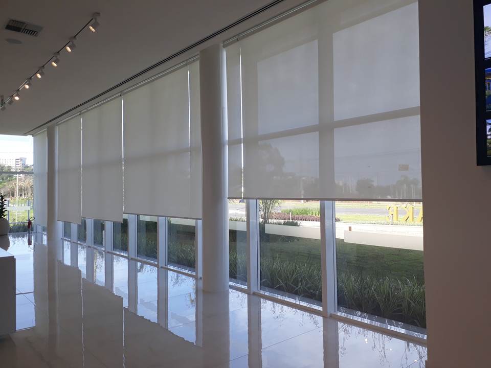 Persiana Motorizada Entre abertas 03.jpg